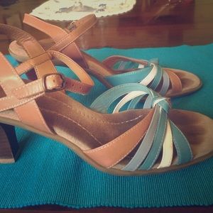 Adorable blue ombré heeled sandals
